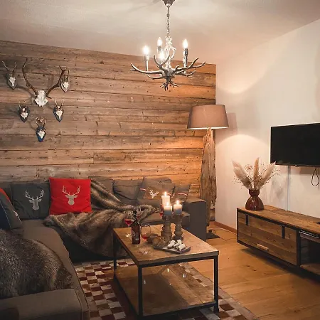 On The Rood Zell Am Kaprun *