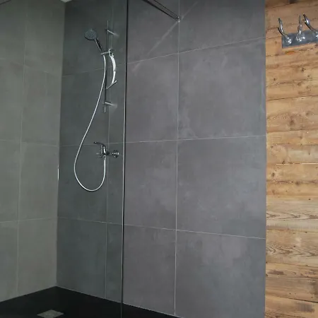 On The Rood Zell Am Kaprun *